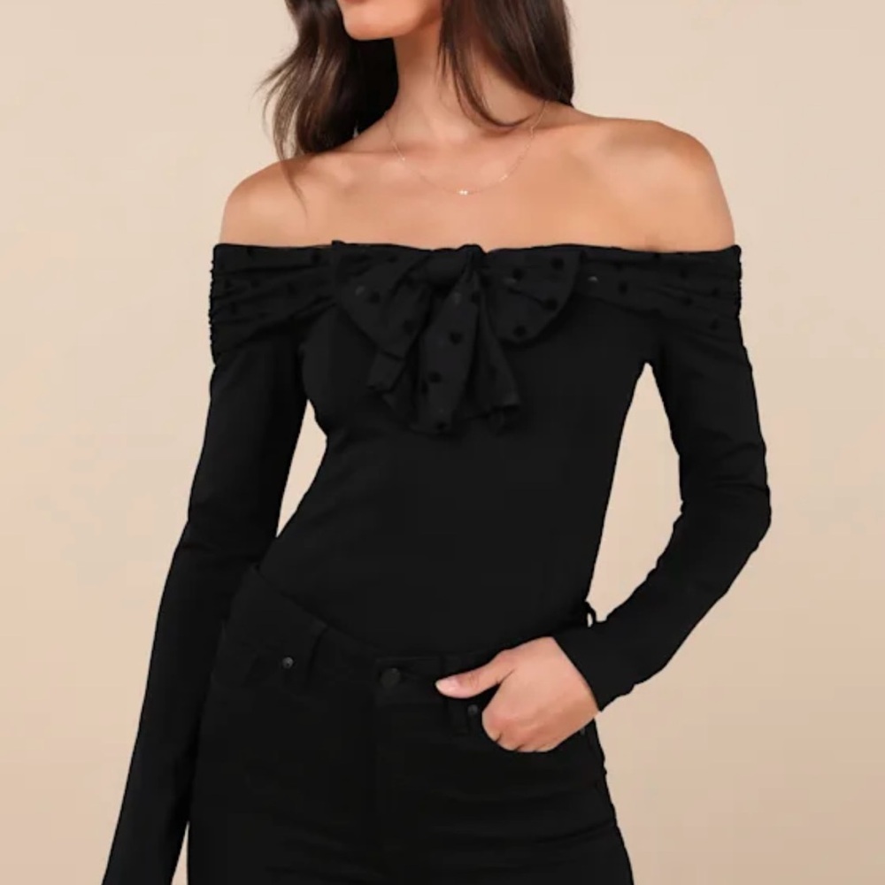Stylish Black Off-Shoulder Top with Bow